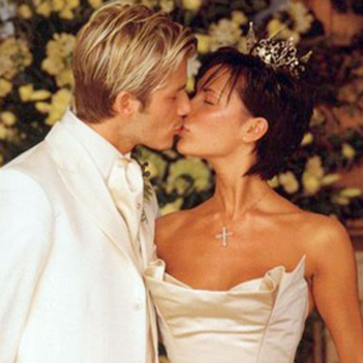 10 Best Weddings Ever Victoria David Beckham S Naked Sculpture